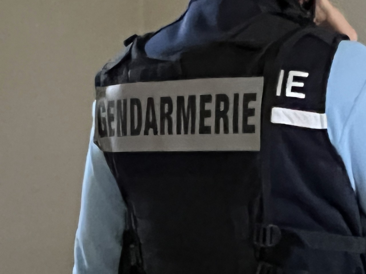 Huissier de justice et forces de police ou de gendarmerie